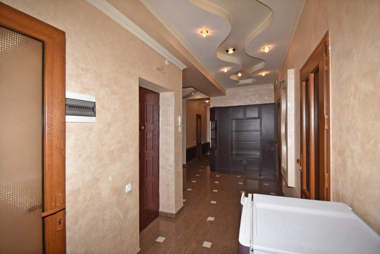 Armenak Apartment 5-Комнатная Jerevan Eksteriør billede
